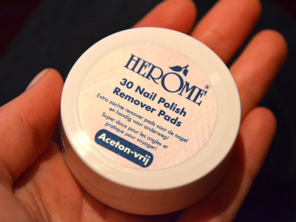 Travel tips: nail polish remover pads