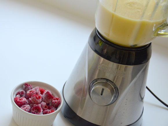 Verse perzik smoothie met framboos