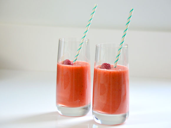 Verse perzik smoothie met framboos