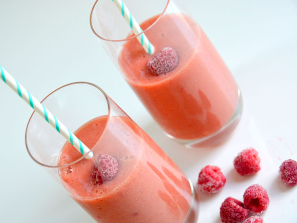 Verse perzik smoothie met framboos