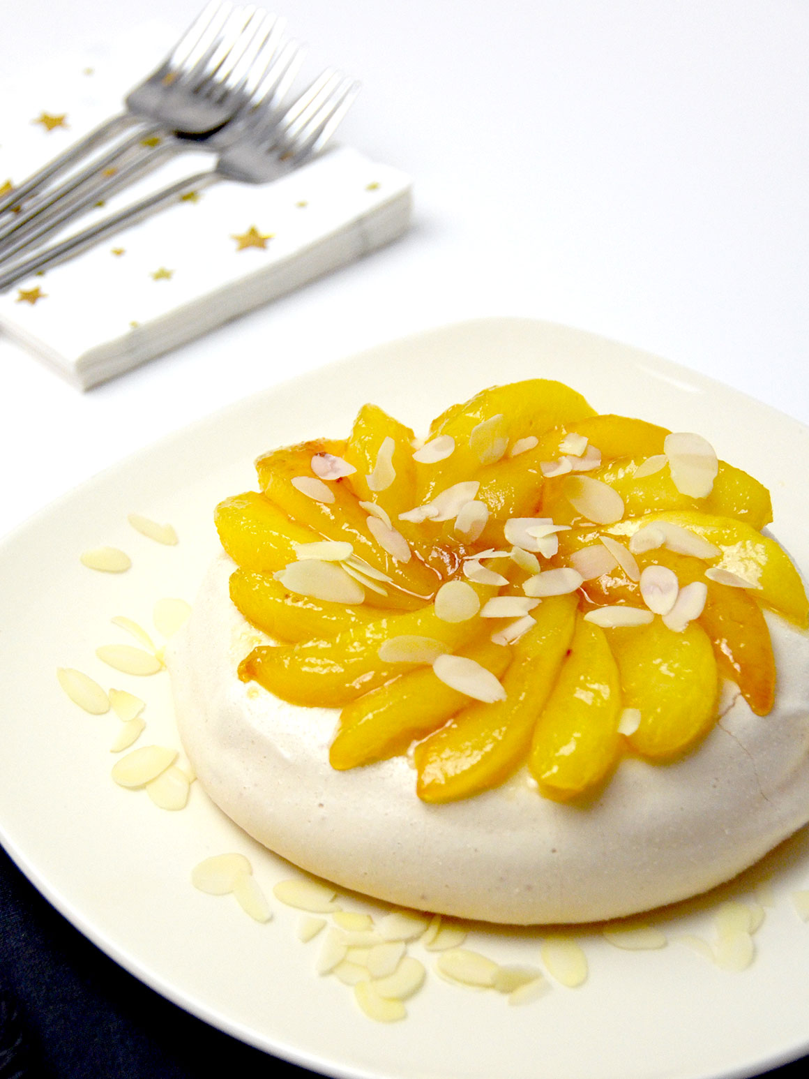 Pavlova met gekarameliseerde peer