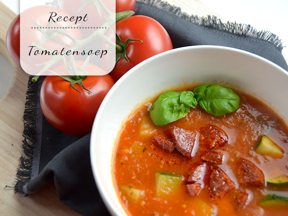 Tomatensoep met courgette en chorizo