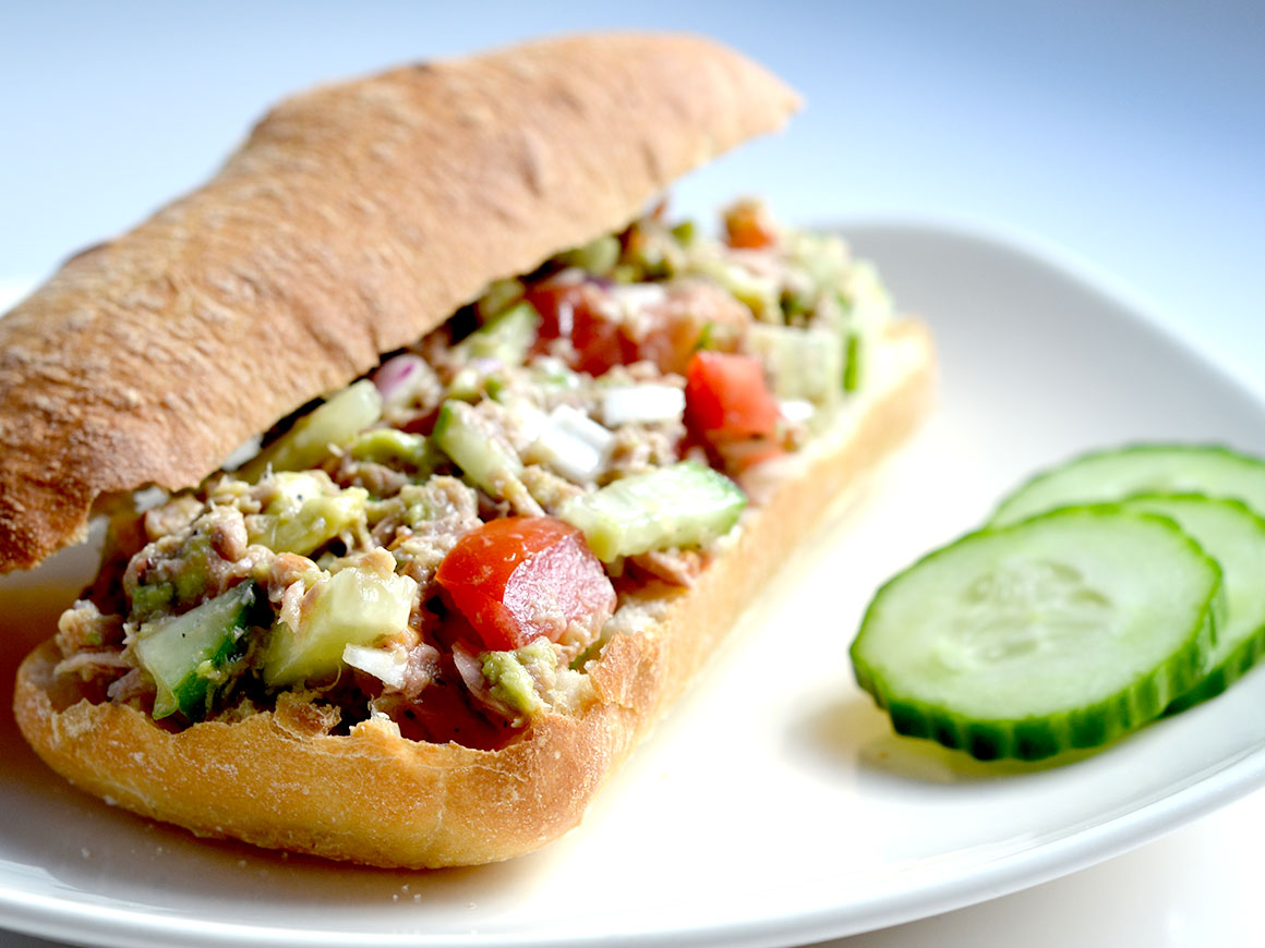 Goed gevulde tonijnsalade (zonder mayonaise)