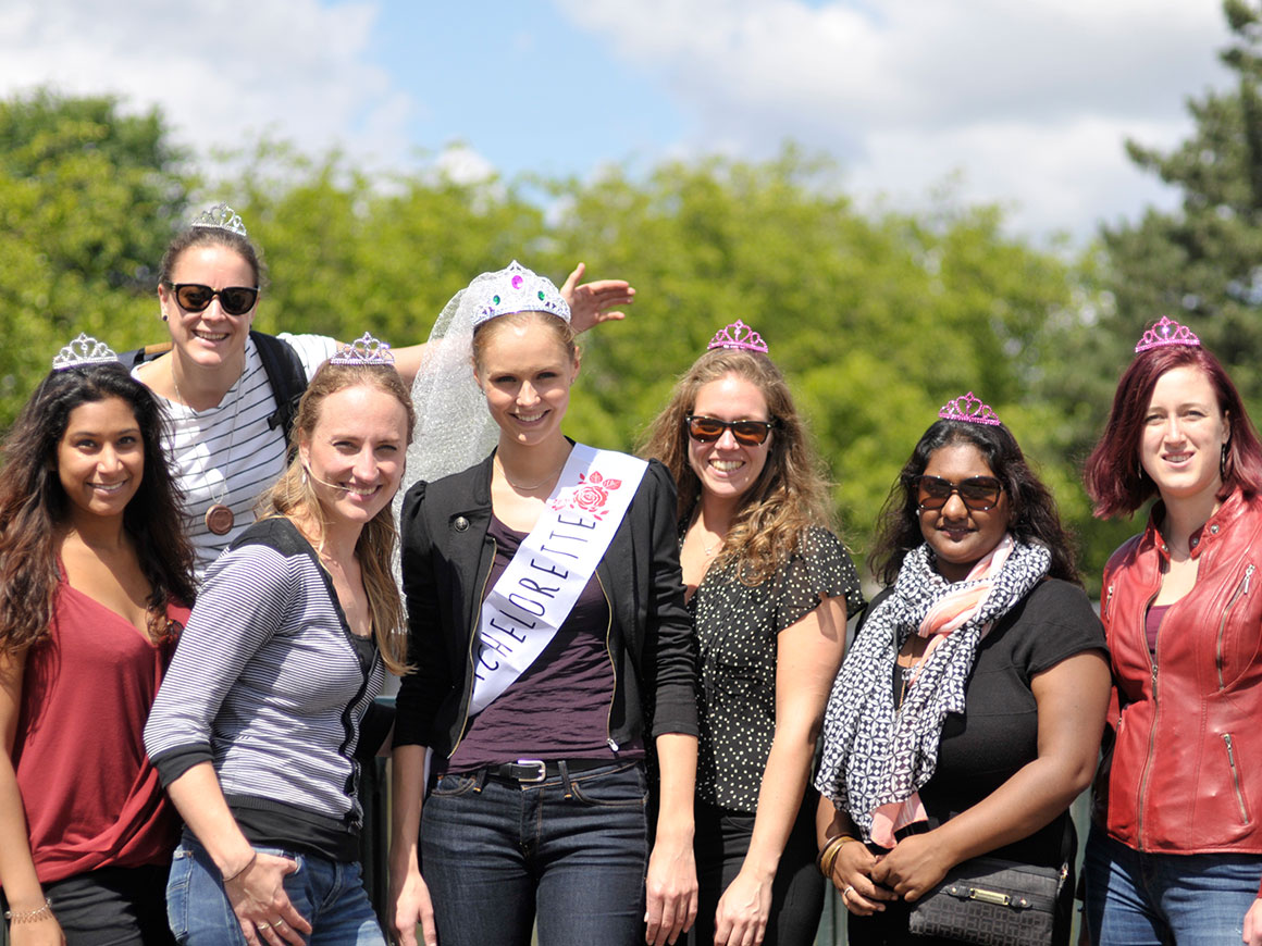 Onze bruiloft: Bachelorette party