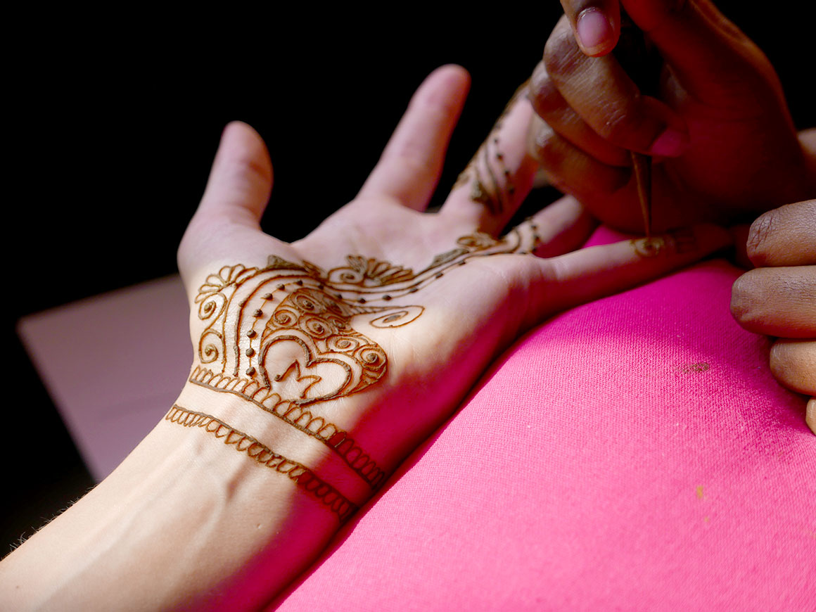 Onze Hindoestaanse bruiloft: Henna avond