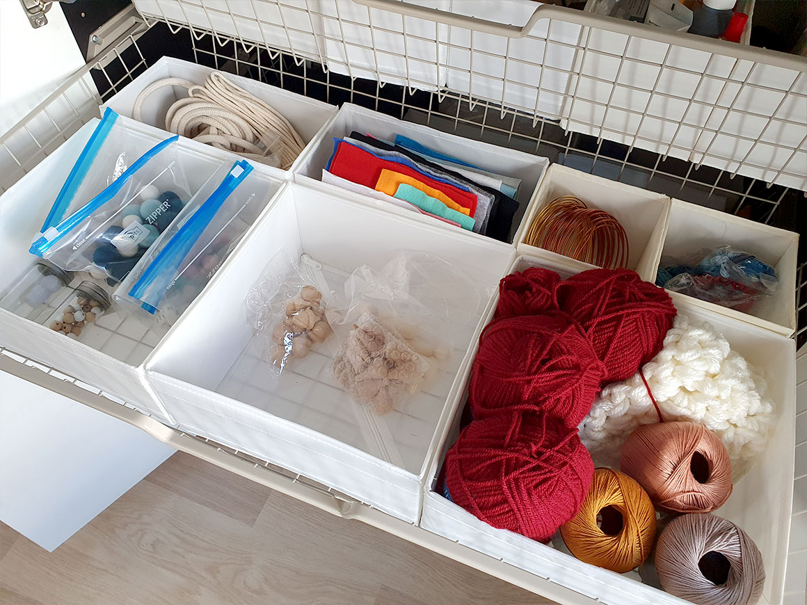 Een kijkje in onze kasten – hobbyspullen organiseren