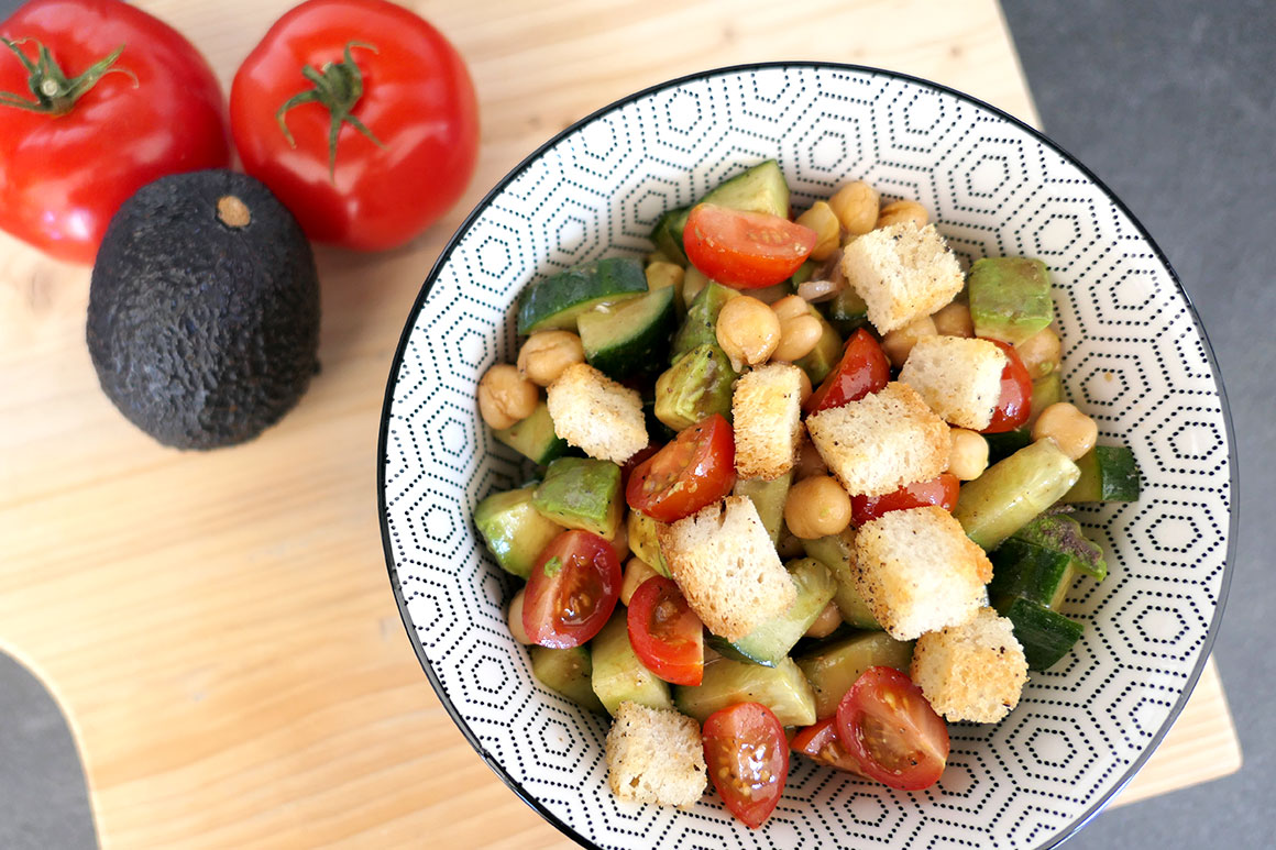 Salade met kikkererwten & avocado (vegan)