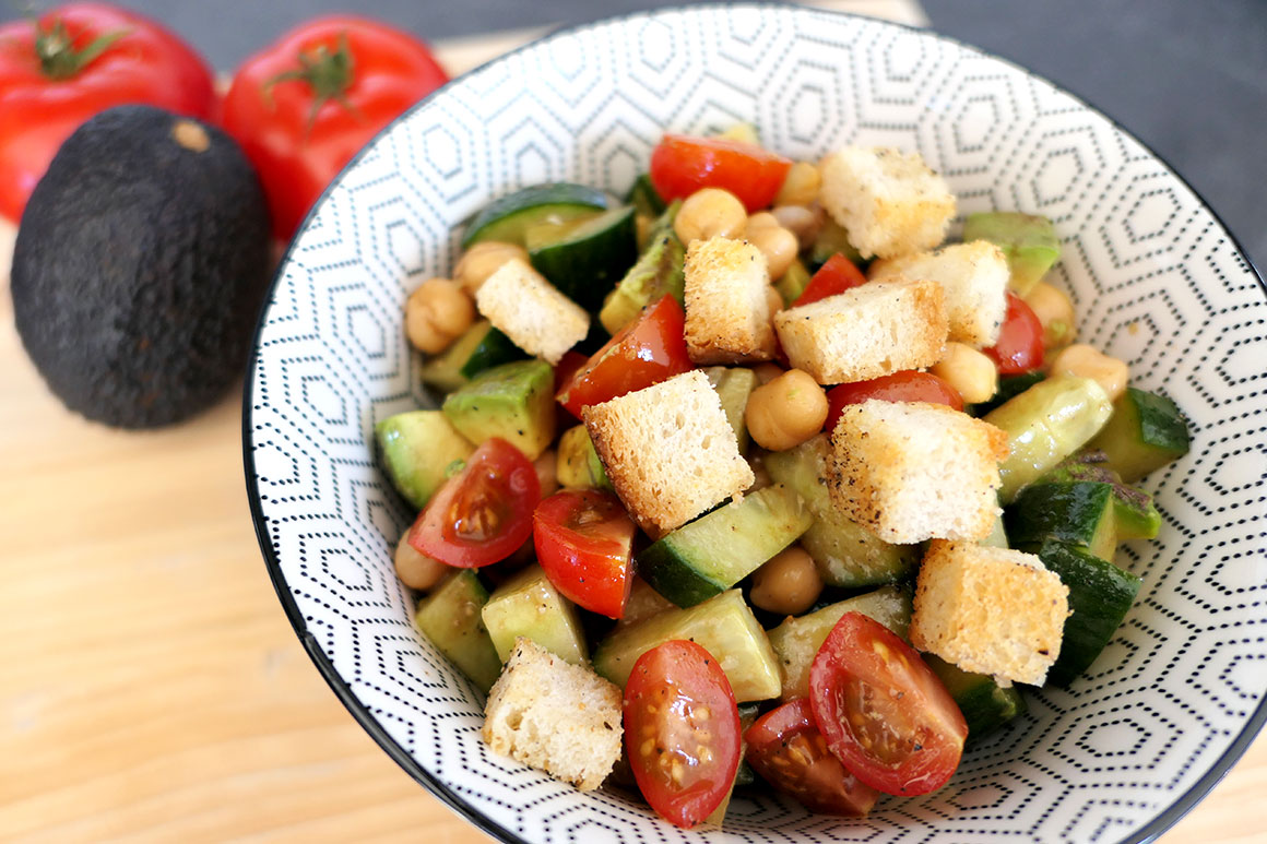 Salade met kikkererwten & avocado (vegan)