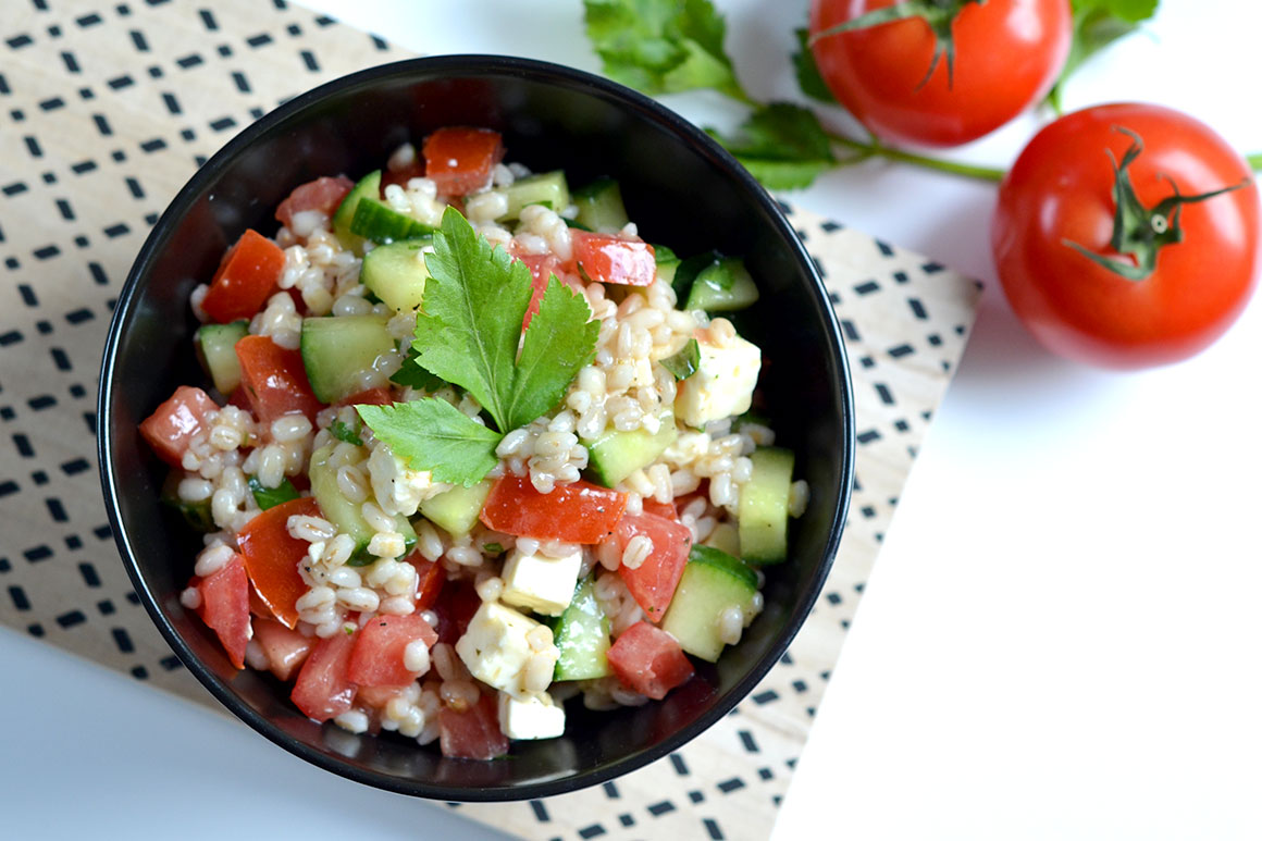 Salade met parelgort en feta