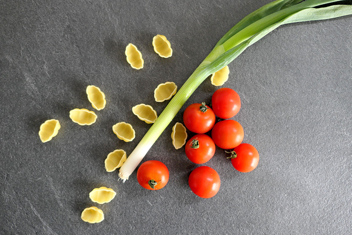 Snelle vegetarische pastasalade