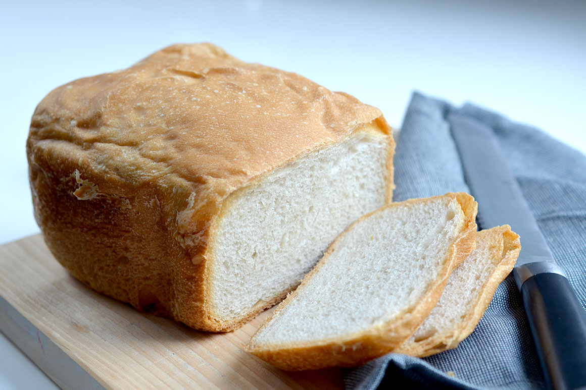 Wit brood zonder suiker (uit de broodbakmachine)
