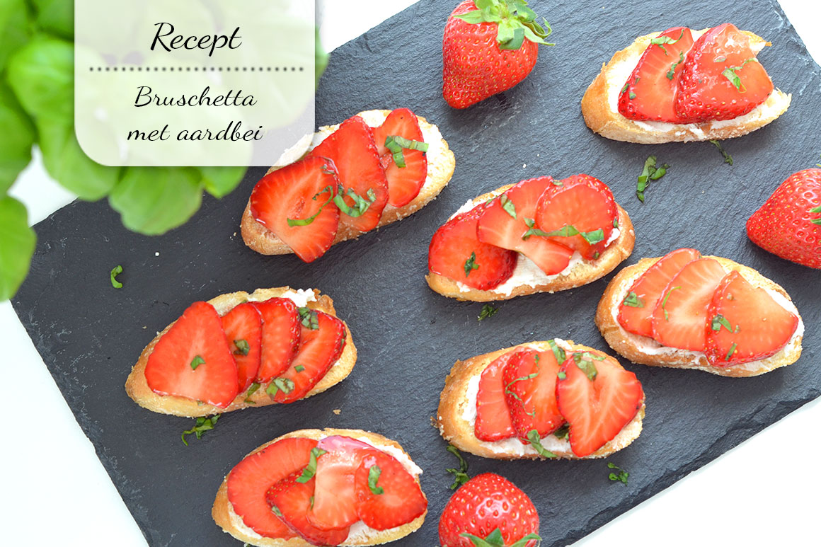 Zomerse bruschetta met aardbei